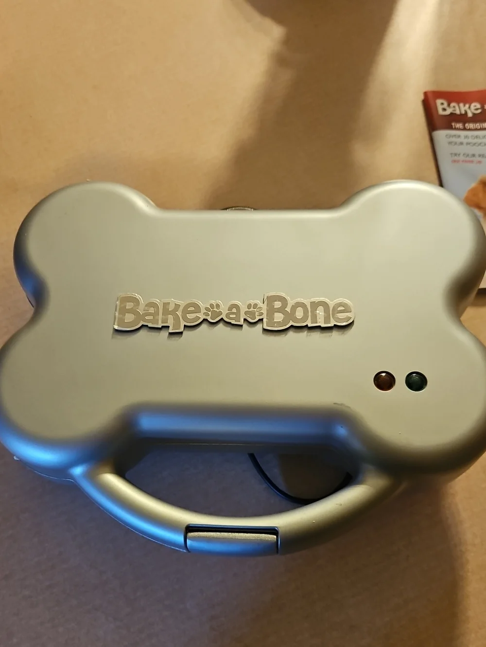 NWOT- Bake A Bone Dog Treat Maker